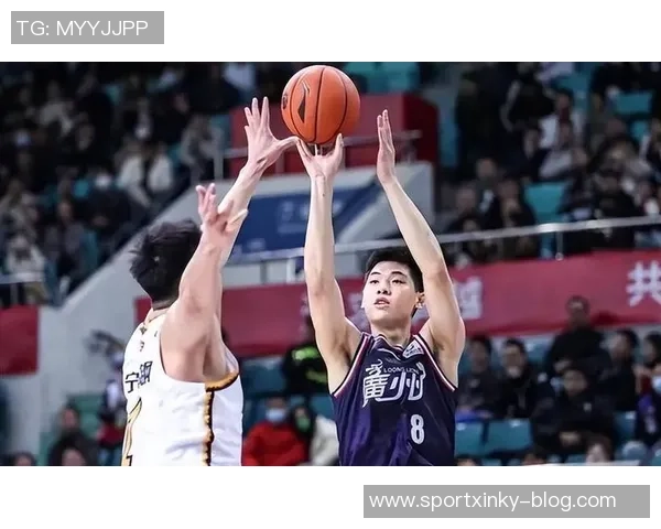 张佳玮分析火箭缺乏强硬角色与领导力快船在攻防两端全面压制火箭表现