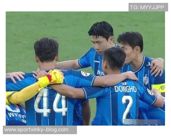 杨瀚森惊叹训练营球队防守如花般伸缩自如的精彩表现