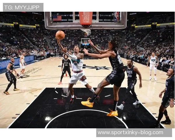 卡斯尔强调提升落位速度以便为文班亚马创造更大空间应对包夹挑战 卡斯尔强调提升落位速度以便为文班亚马创造更大空间应对包夹挑战